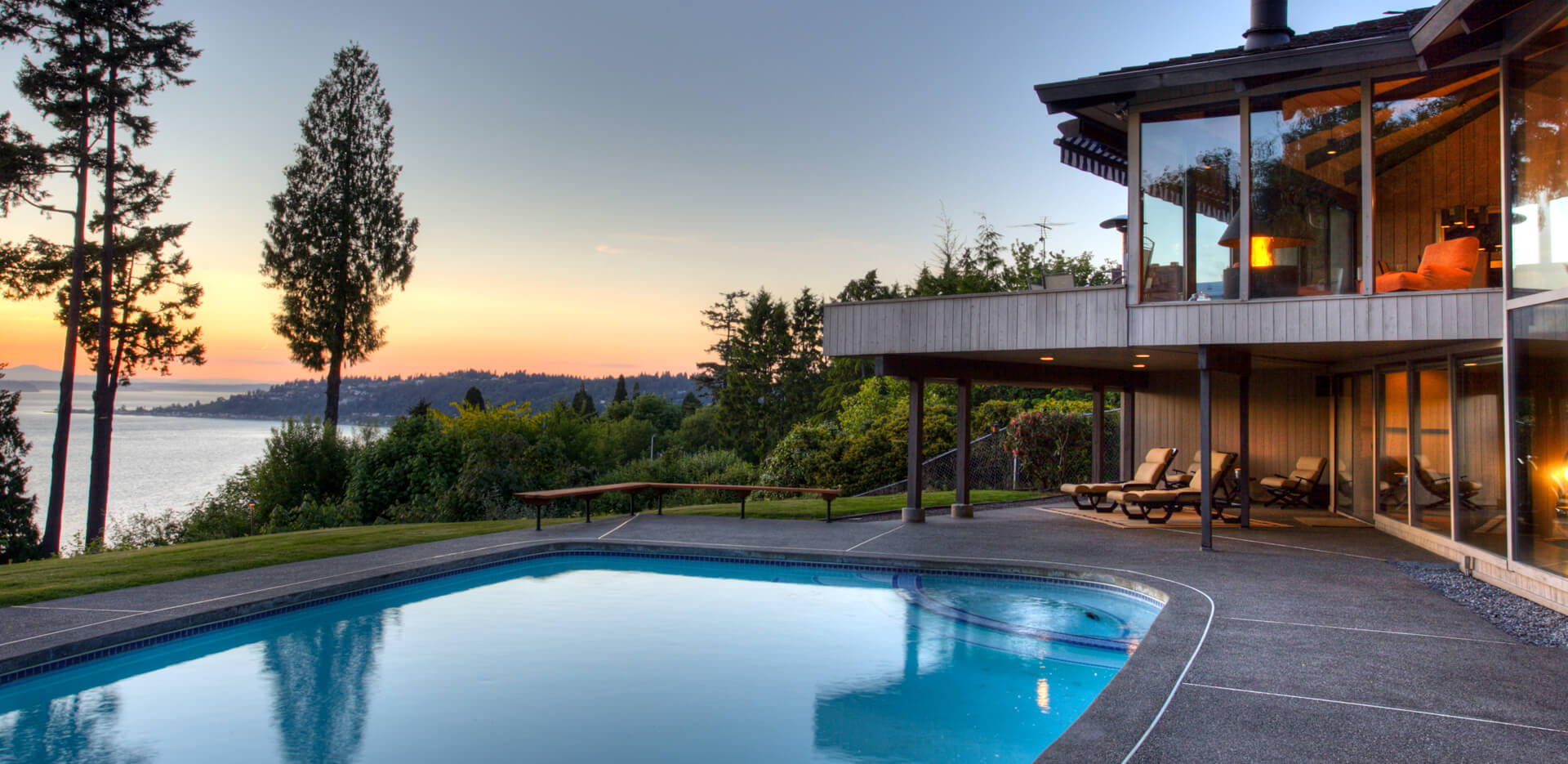 House with lakeview
