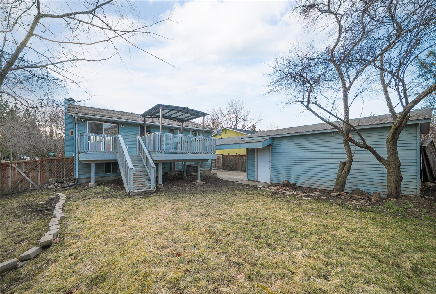 3421 S Myrtle St in Lincoln Heights South Hill Spokane WA 99223 backyard deck overlooking the fully fenced yard