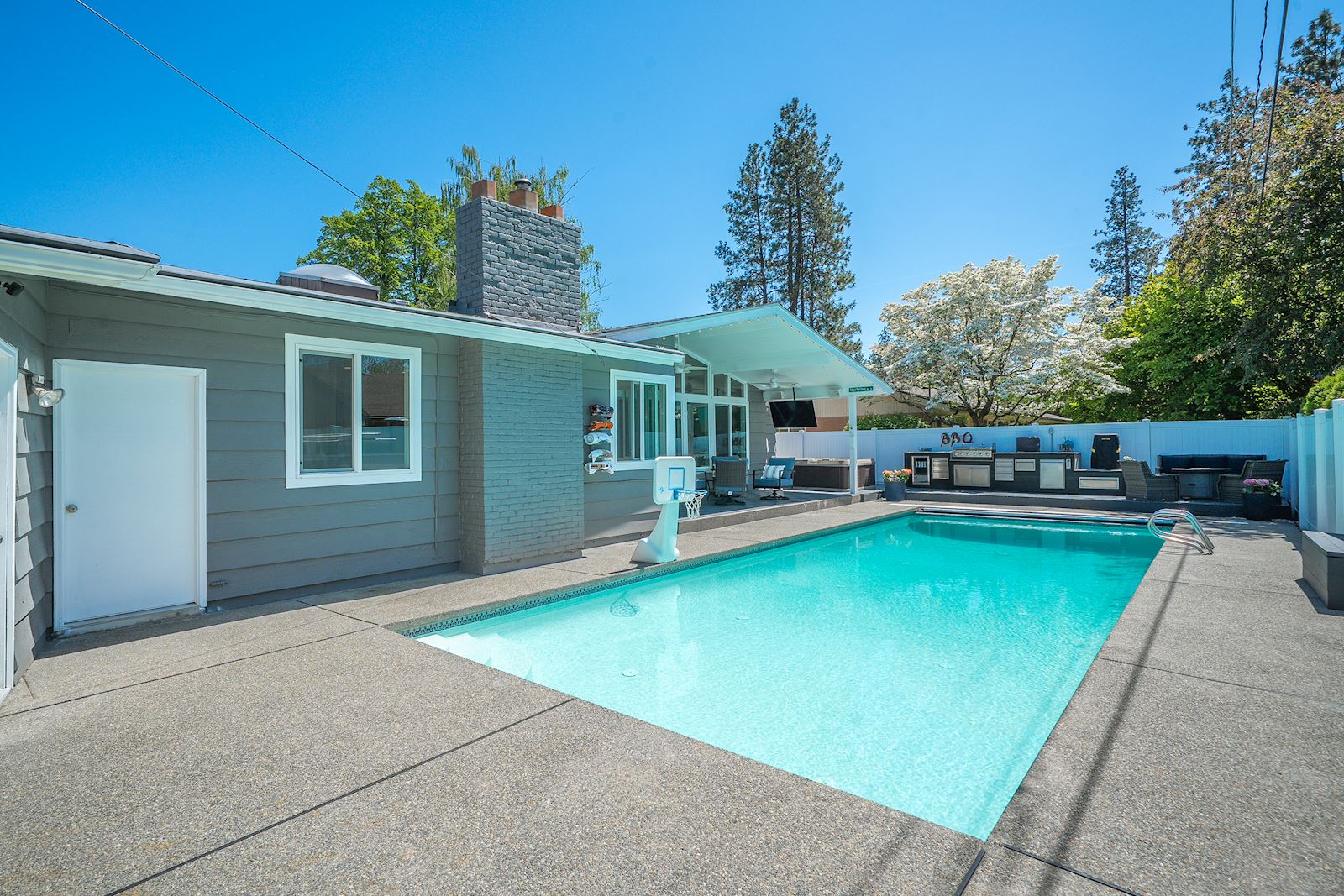 Indoor Outdoor Living at 4206 S Pittsburg St Spokane WA