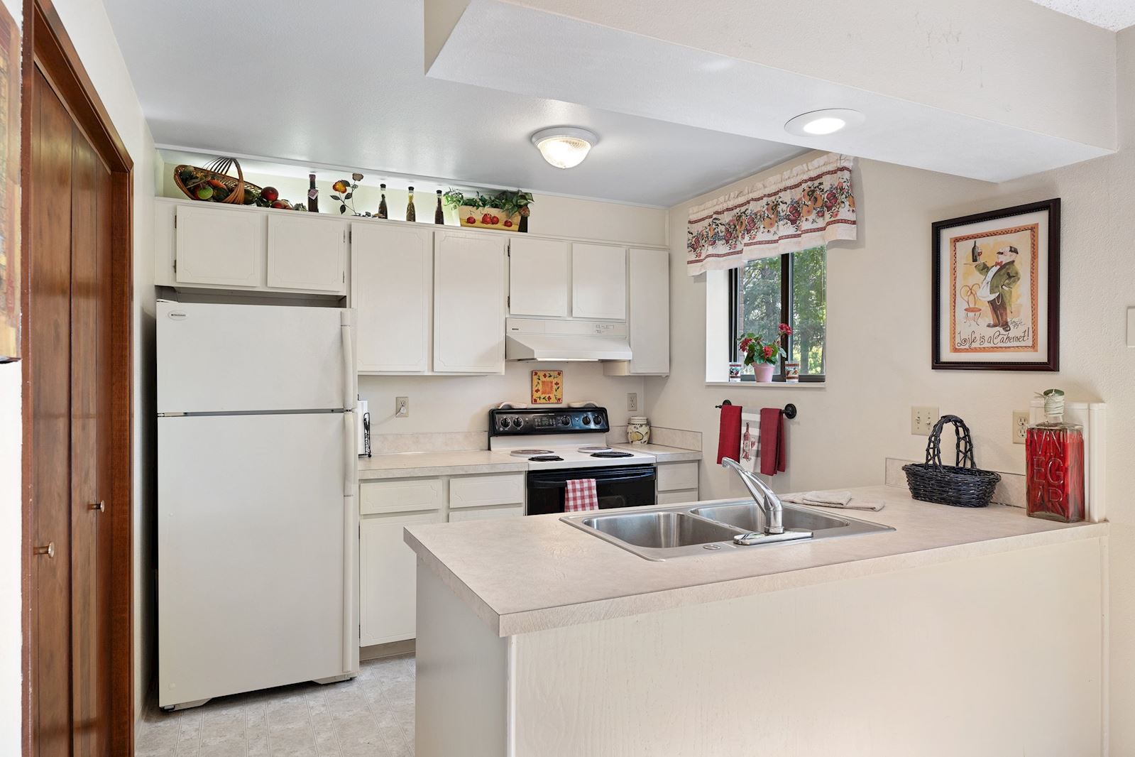Kitchen at 13223 E 29th Ave Unit 2, Country Village 55+ Community, Spokane Valley WA. Listed by Team Dailey.