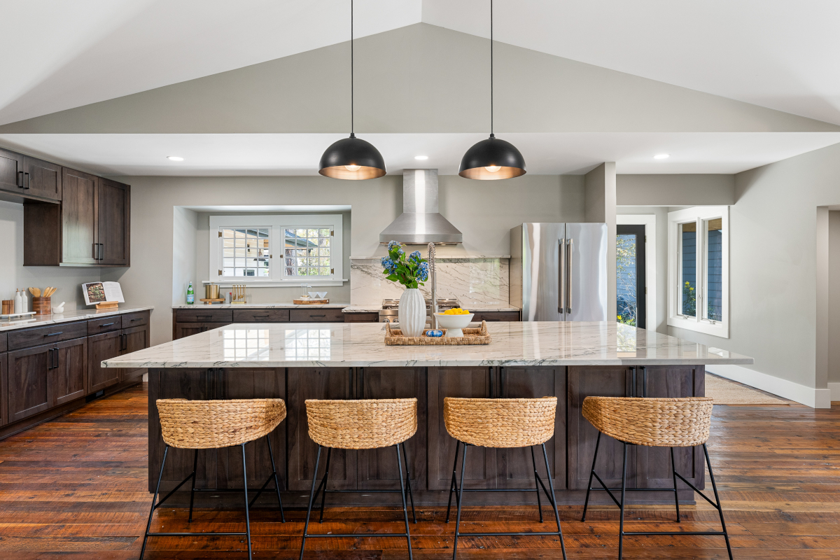 South Hill Luxury Chef Kitchen