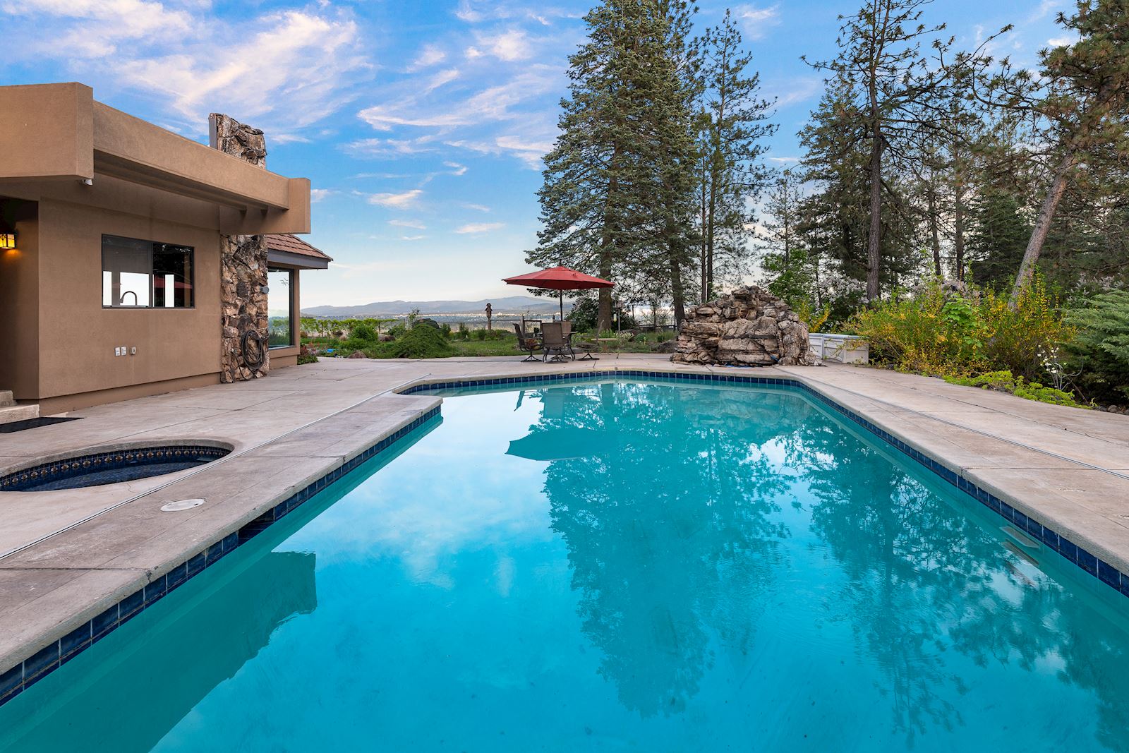 Private Gunite pool and outdoor oasis