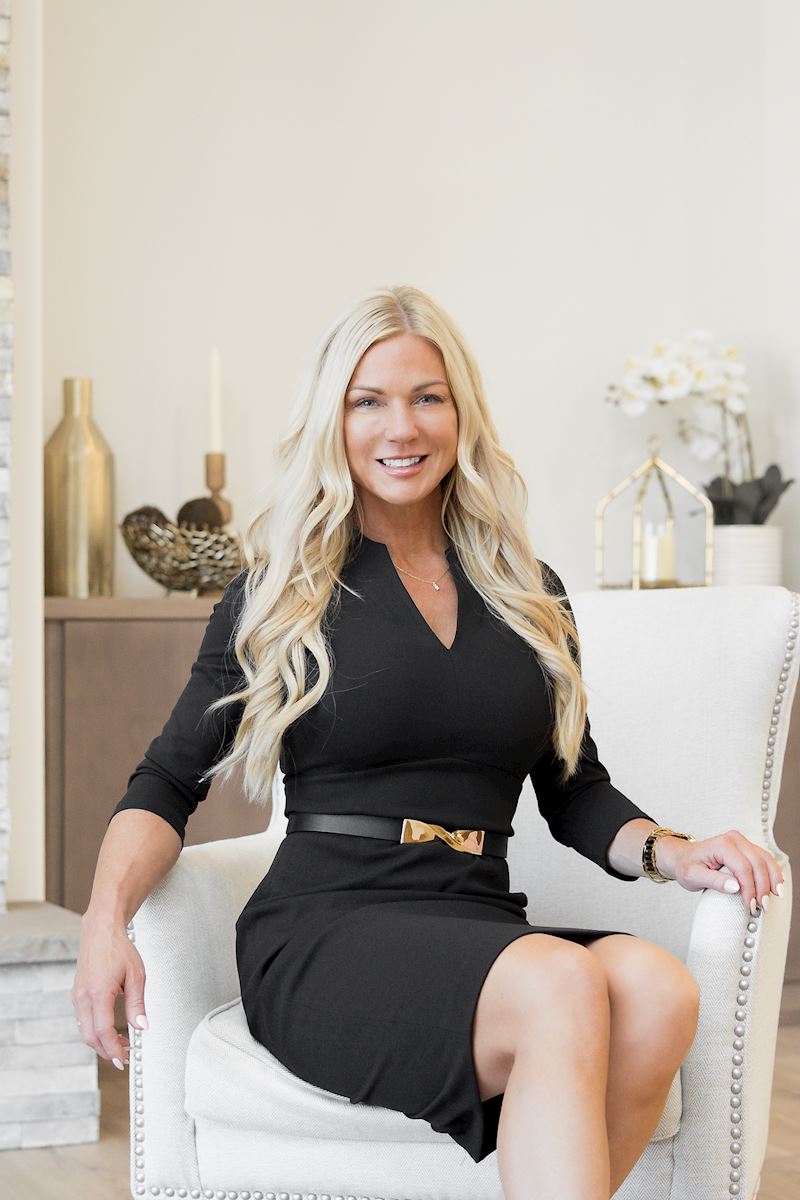Nicolle Henderson, Principal Broker