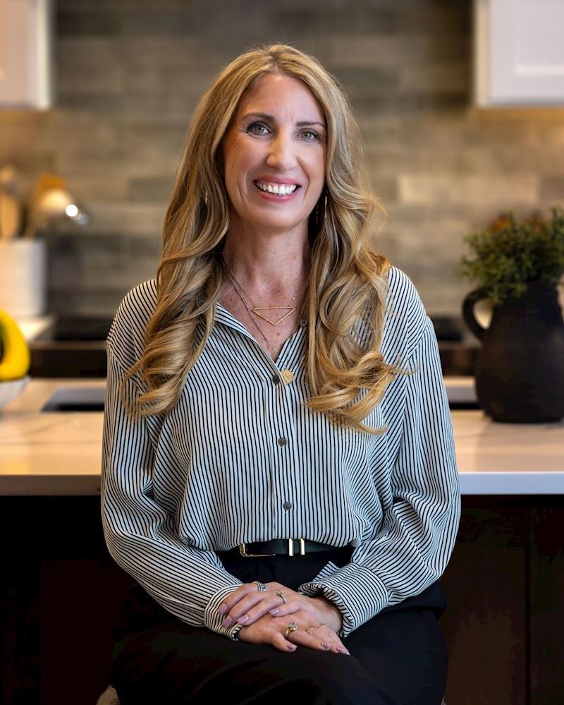 Carrie Dahle, Principal Broker